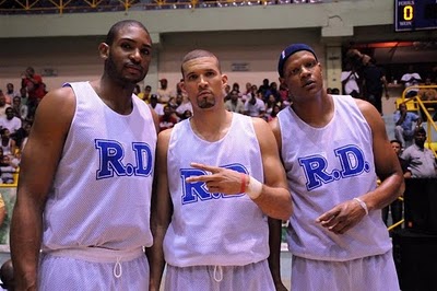 Al Horford, Francisco García y Charlie Villanueva 