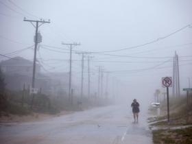 Momentos en que torrenciales lluvias y vientos azotan Carolina del Norte (EE.UU)