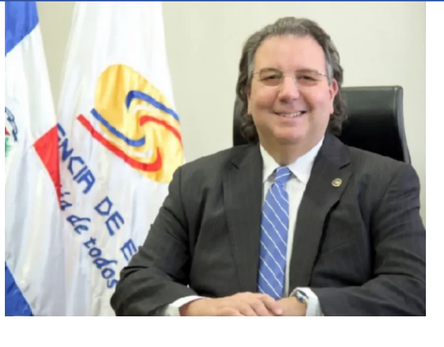 1 renucia superintendente luz